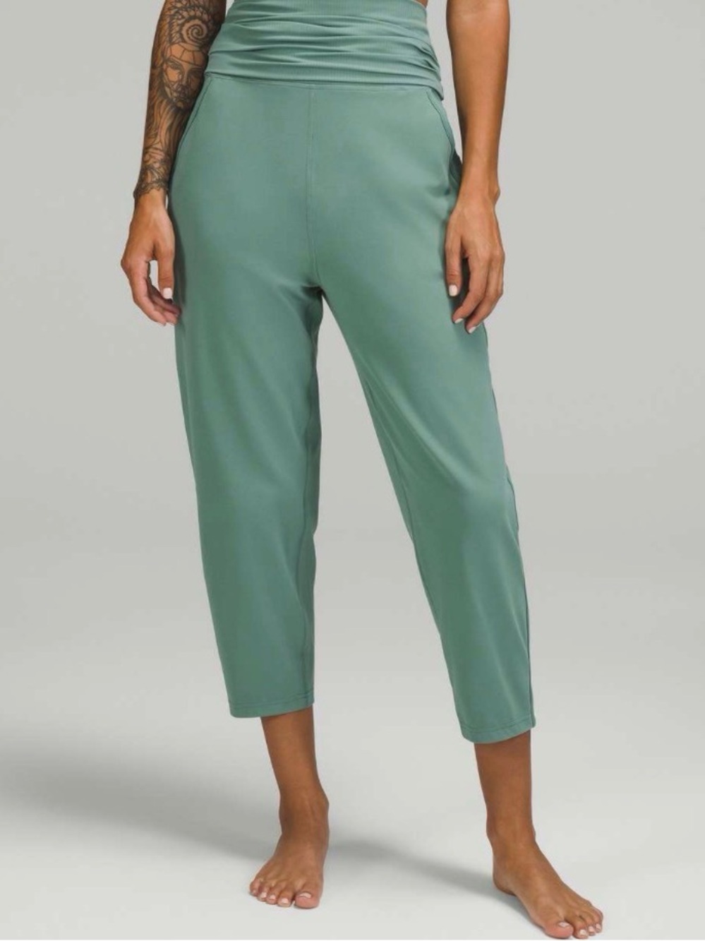 Lululemon Align Ribbed Waist Cropped Jogger
Tidewater Teal W6CJUS Size 10